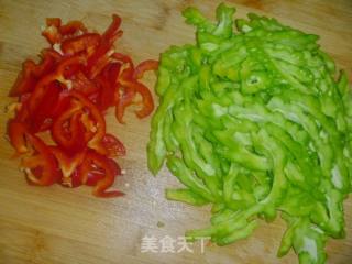 彩椒苦瓜炒鸡蛋的做法步骤：5
