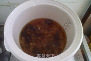 冰糖银耳莲子羹的做法步骤：6
