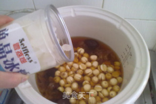 冰糖银耳莲子羹的做法步骤：8