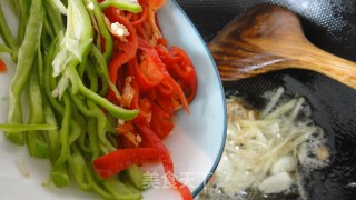 [徽菜]辣椒炒臭干子的做法步骤：6