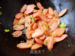 家常菜----豇豆炒香肠的做法步骤：3