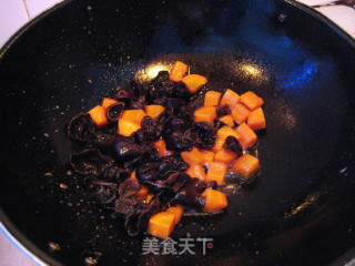 【徽菜】剁椒鸡丁的做法步骤：7
