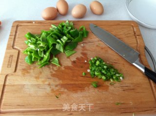 青椒炒蛋的做法步骤：2