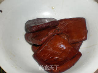 香菜拌香干的做法步骤：1