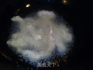 糖醋里脊的做法步骤：2