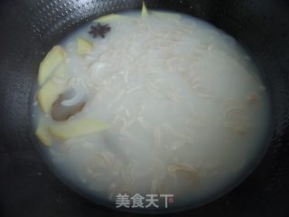 夏日里的爽口美容菜—水晶肉皮冻的做法步骤：8