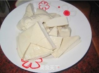 蒜香豆腐的做法步骤：1