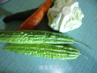 DIY素酿苦瓜的做法步骤：1