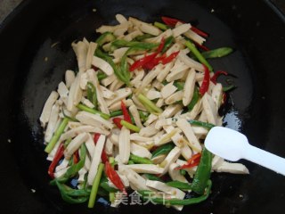 素炒白豆干的做法步骤：4