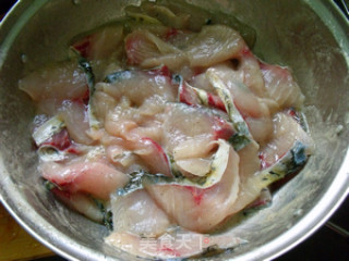 超详细版人气美食·酸菜鱼的做法步骤：7