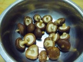 【浙菜】香菇青菜的做法步骤：2