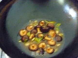 【浙菜】香菇青菜的做法步骤：11