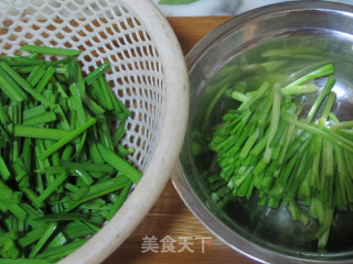 南昌特色韭菜炒酱干的做法步骤：2