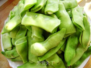 家常菜----豆角烩南瓜的做法步骤：2