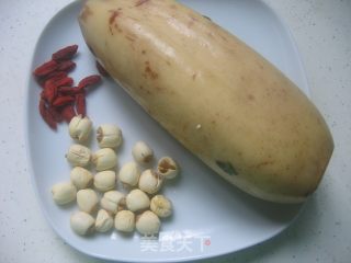 【徽菜】莲子炒莲藕片的做法步骤：1