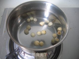 【徽菜】莲子炒莲藕片的做法步骤：3