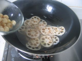【徽菜】莲子炒莲藕片的做法步骤：6