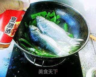 葱烧鲫鱼的做法步骤：5