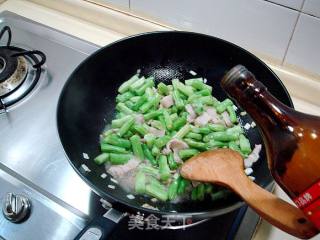 香喷喷“扁豆焖面”的做法步骤：2