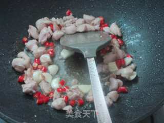 鸡丁焖QQ面的做法步骤：5