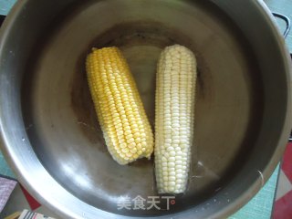 自制倭瓜玉米粥的做法步骤：1