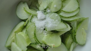 儿时的记忆------辣椒炒黄瓜的做法步骤：2