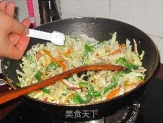 什锦蔬菜炒河粉的做法步骤：4