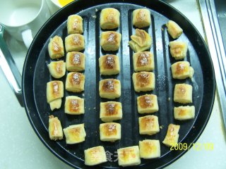微波炉版肉松迷你小面包的做法步骤：5