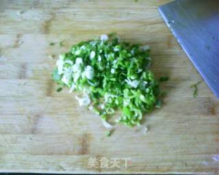 锅烤葱油饼的做法步骤：4