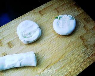 锅烤葱油饼的做法步骤：8