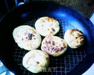 锅烤葱油饼的做法步骤：11
