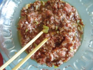 猪肉白菜韭菜水饺的做法步骤：3