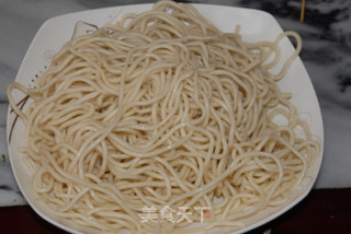 肉酱凉面的做法步骤：1