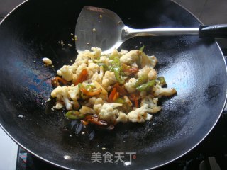 小火香煎孜然花菜的做法步骤：4