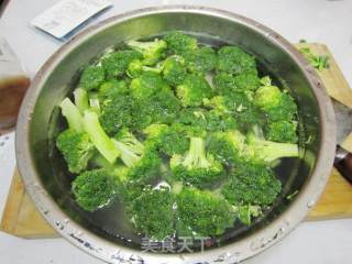 【兔纸私房菜】——躲在家中美美的吃香辣“馋嘴蛙”火锅的做法步骤：4