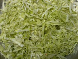 [花样包菜]《包菜炒粉丝》的做法步骤：3