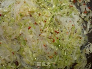 [花样包菜]《包菜炒粉丝》的做法步骤：7
