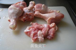 香菇蒸鸡肉的做法步骤：1