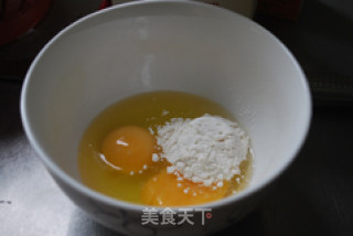 菠菜虾仁烤土豆的做法步骤：1