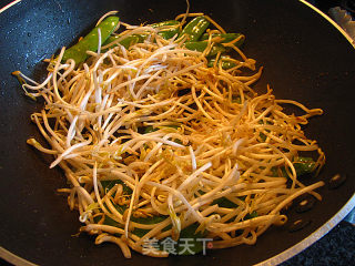 银芽荷豆香煎肉的做法步骤：5