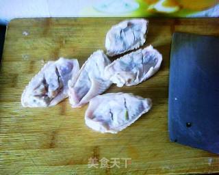 盐煎鸡翅的做法步骤：2