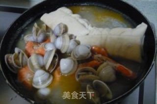 百叶包海鲜汤的做法步骤：8