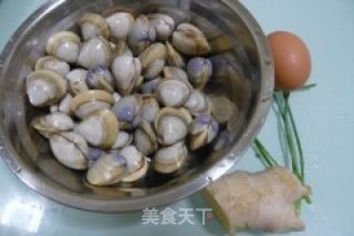 蛤蜊炖蛋的做法步骤：1