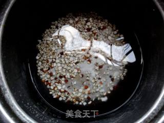 山药薏米芡实粥的做法步骤：4