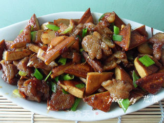 豆干炒肉片 (超详细的家常下饭菜)的做法步骤：15