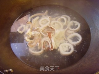 墨魚炒豆芽的做法步骤：5
