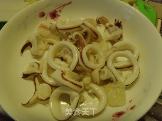 墨魚炒豆芽的做法步骤：6