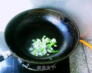肉肠炒猪耳豆角的做法步骤：5