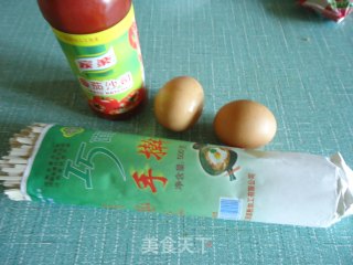 茄汁鸡蛋炒面的做法步骤：1