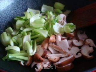软糯可口——青菜炒年糕的做法步骤：3